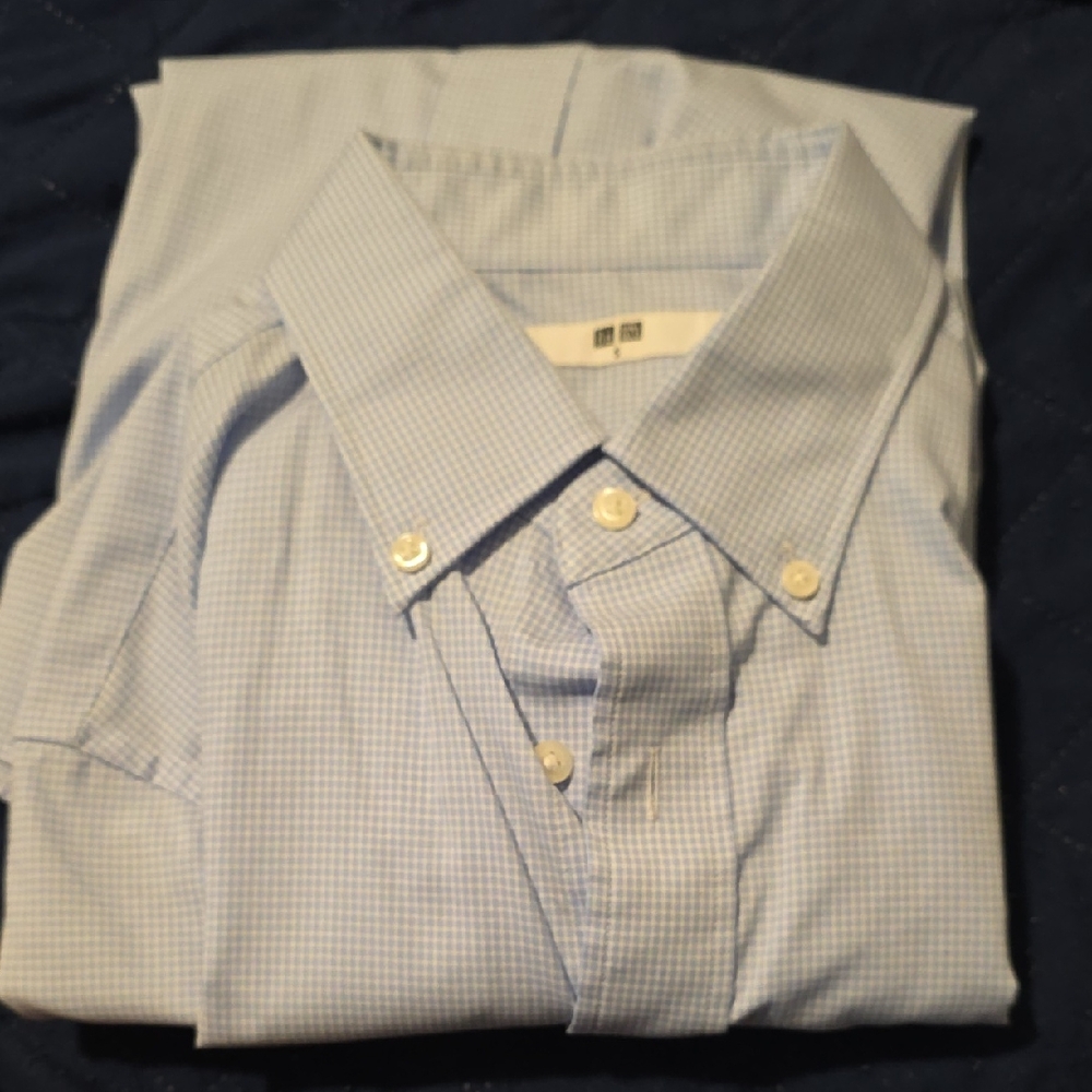 Uniqlo Men's Light Blue Checked Button-Down Dress Shirt- Like New